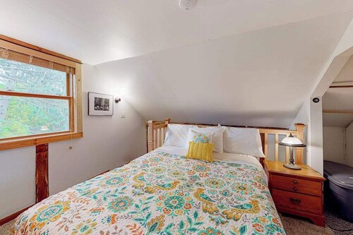 170 Year old countryside cottage with deck - Location near Devil's Lake