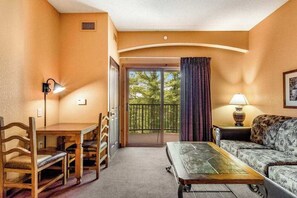 TV, offices - Chula Vista Studio | Balcony + Relaxing + Adventure Perk (Wisconsin Dells)