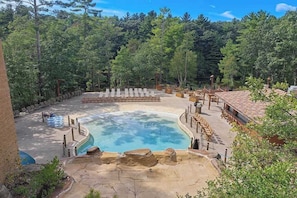 Pool - Chula Vista Condo | Fireplace + Jetted Tub + Adventure Perk (Wisconsin Dells)