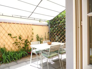 Outdoor dining - Casa Elisa - Lucca with Private Garden and Garage (Lucca)