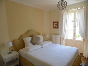 Iron/ironing board, WiFi, bed sheets - Casa Elisa - Lucca with Private Garden and Garage (Lucca)