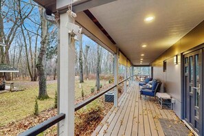 Terrace/patio - Modern Riverfront Home w/ gas fireplace, patio, grill, & washer/dryer, Dogs-OK (Baraboo)
