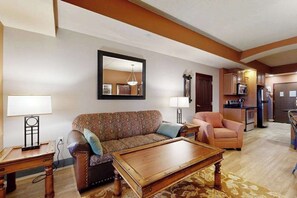 TV, fireplace, offices - Relaxing Dells Condo | Adventure Access Perk (Wisconsin Dells)