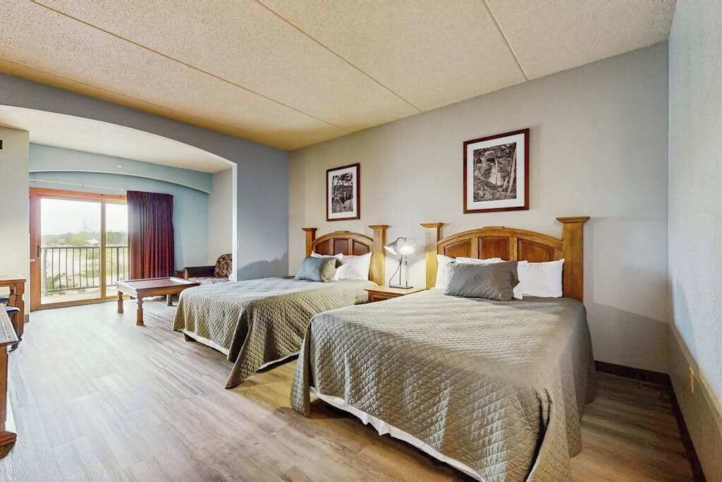 Resort Studio Comfort Meets Dells Adventure - Wisconsin Dells, WI