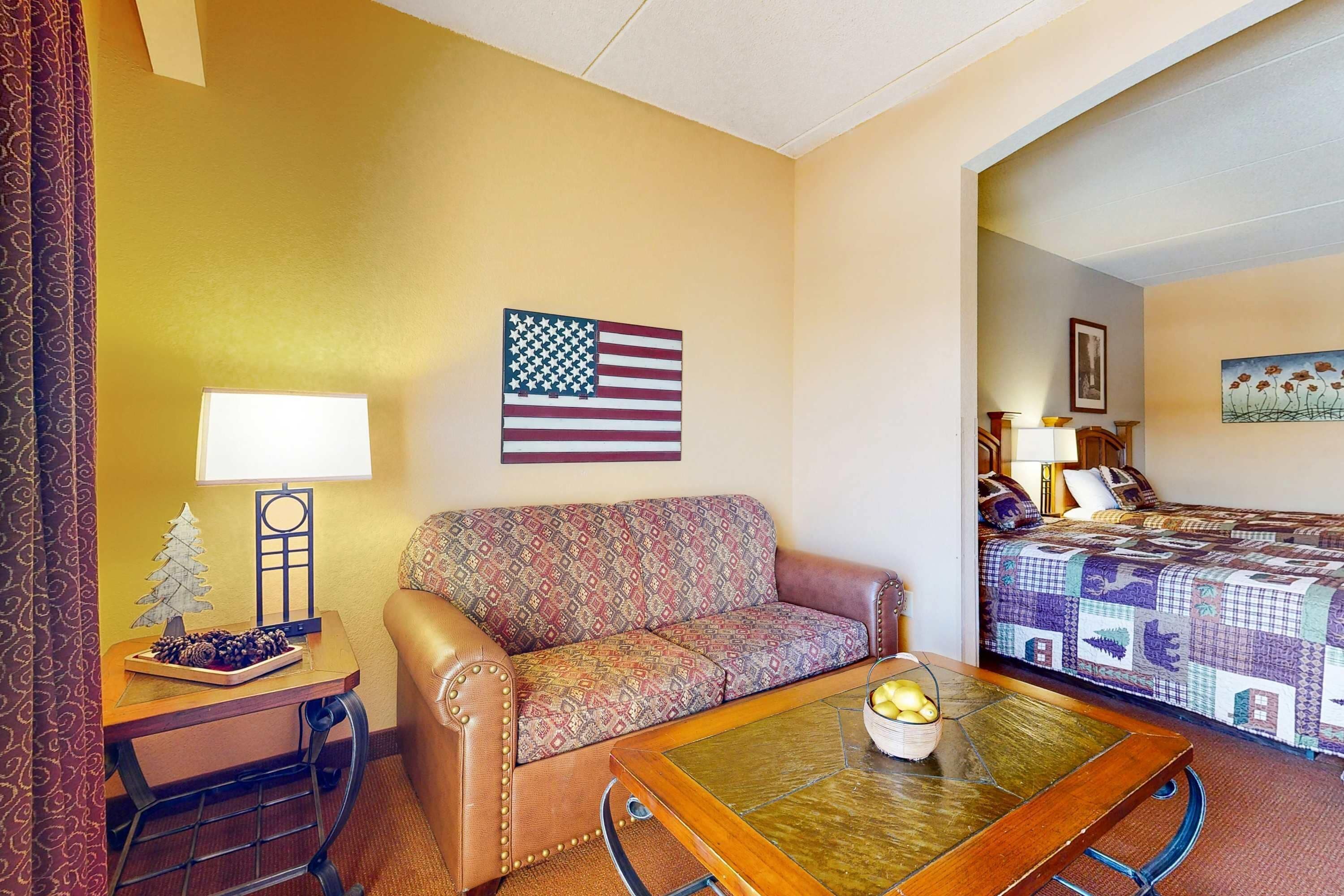 Riverside Resort Studio With Balcony - Wisconsin Dells, WI