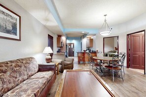 TV, fireplace, offices - Chula Vista condos with on-site golf, balcony, & AC - great location (Wisconsin Dells)