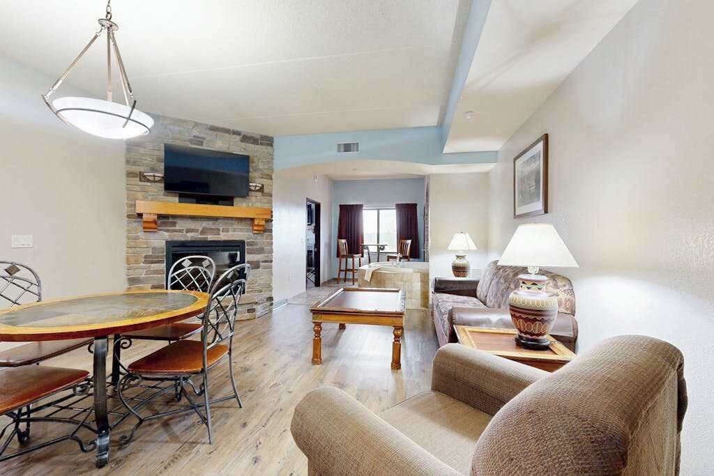 Scenic Resort Condo W/ Discounted Adventure Perk - Wisconsin Dells, WI