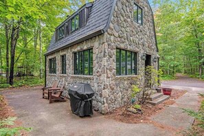 Terrace/patio - Designer cottage on Statenaker Lake with dock access, trails, & Norwegian Sauna (Lac Du Flambeau)