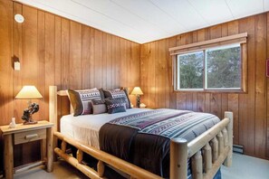 Tabla de planchar con plancha, wifi y ropa de cama 
