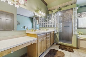Shower, towels - Lakefront house on 73 acres with water views, jetted tub, pool table & bars (Harshaw)