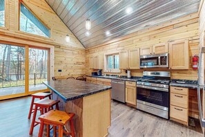 Fridge, microwave, oven, stovetop - Brand-new riverfront cabin with a open layout, gas grill, and W/D - dog-friendly (Tomahawk)