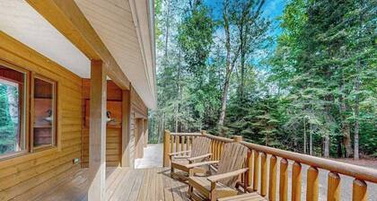 Serene Lakefront home with fire pit, dock & WIFI