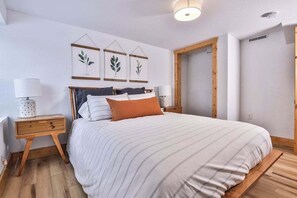 Desk, iron/ironing board, WiFi, bed sheets - Lakefront home with private dock, deck, fireplace, firepit, canoe & paddleboat (Sayner)