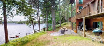 Picturesque Log Home with dock, fire pit, pool table, & WIFI