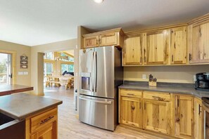 Fridge, microwave, oven, stovetop - NEW lakefront escape with dock, game room, kayaks, 2 master suites & large deck (Three Lakes)