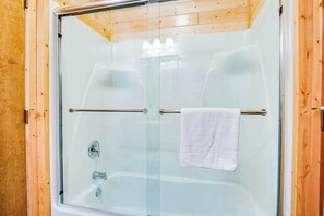 Douche, serviettes fournies