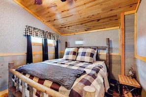 WiFi, bed sheets - Main Level Cozy Home, Conveniently located near downtown by Lakes & Trails. (Mercer)