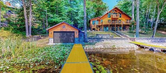 Lake House on Little Crawling Stone Lake w/ patio, docks, grill, firepit, & WIFI