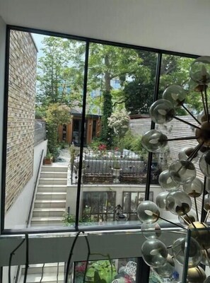 Interior - Stylish Mid Century Double Room & En Suite Shower Room Queen’s Park London NW6 (London)