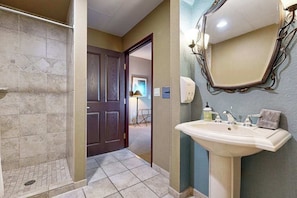 Shower, hair dryer, towels - Side-by-side condos with in-room Jacuzzi, two fireplaces, & full kitchen (Wisconsin Dells)