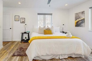 Iron/ironing board, travel cot, WiFi, bed sheets - Countryside retreat with modern amenities, game room, & beautiful view (Oxford)