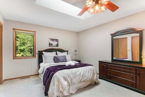 Iron/ironing board, travel crib, WiFi, bed sheets