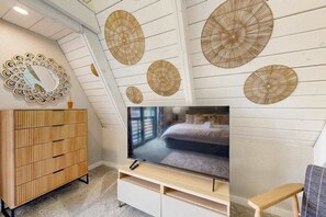 Bügeleisen/Bügelbrett, Reisekinderbett, WLAN, Bettwäsche