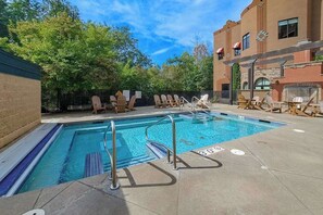 Pool - Exciting condo with fireplace, hot tub, & central AC (Wisconsin Dells)