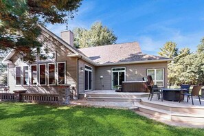 Terrace/patio - Stunning home w/ hot tub, wet bar, theater room, pool table, near golf & lakes (Arkdale)