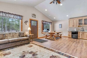 TV, fireplace - Modern dog-friendly cabin with hot tub, gas fireplace, patio, grill, & washer/dryer (Conover)