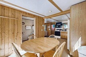 Dining - Dog-Friendly Retreat Near Trails & Lake with Full Kitchen, Central AC, & WiFi (Eagle River)