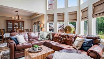TV, fireplace, offices