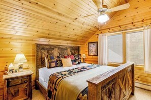 Iron/ironing board, travel cot, WiFi, bed sheets - Lakefront home with game rooms, dock, kayaks, private beach, fireplace, firepit (Conover)