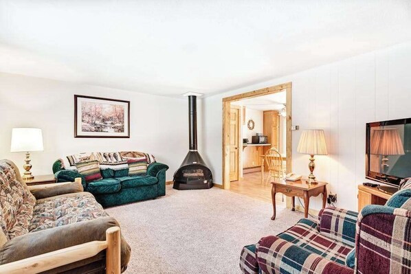 TV, fireplace, DVD player, offices