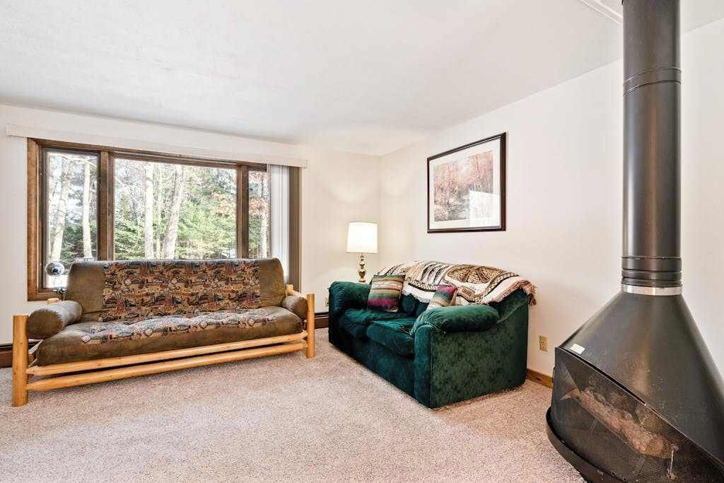 TV, fireplace, DVD player, offices