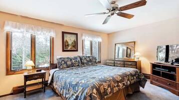 Desk, WiFi, bed sheets