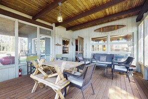 Outdoor dining - Lakefront home on private peninsula w/ 2 piers & lovely water views - 2 dogs OK (Eagle River)