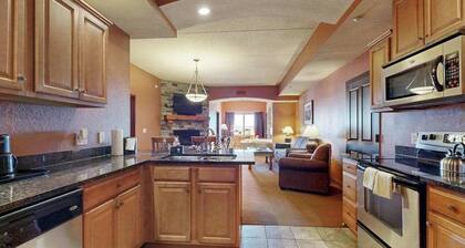 Inviting property near skiing with on-site golf, fireplace, balcony & AC