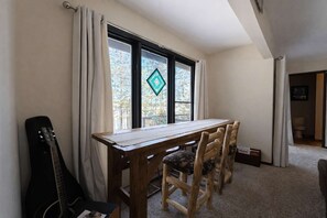 Kabin, Beberapa Tempat Tidur, patio (Amber Sunset Retreat) | Interior