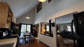 Cabin, Multiple Beds (Amber Sunset Retreat) | Interior