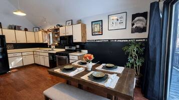 Cabin, Multiple Beds (Amber Sunset Retreat) | Private kitchen