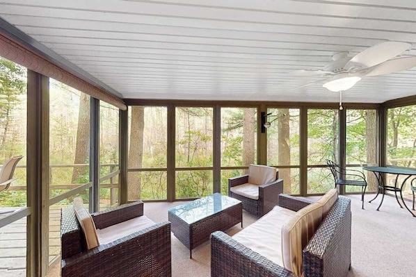 TV, offices - Lakefront cabin with kayaks, firepit, dock & spacious interior (Woodruff)