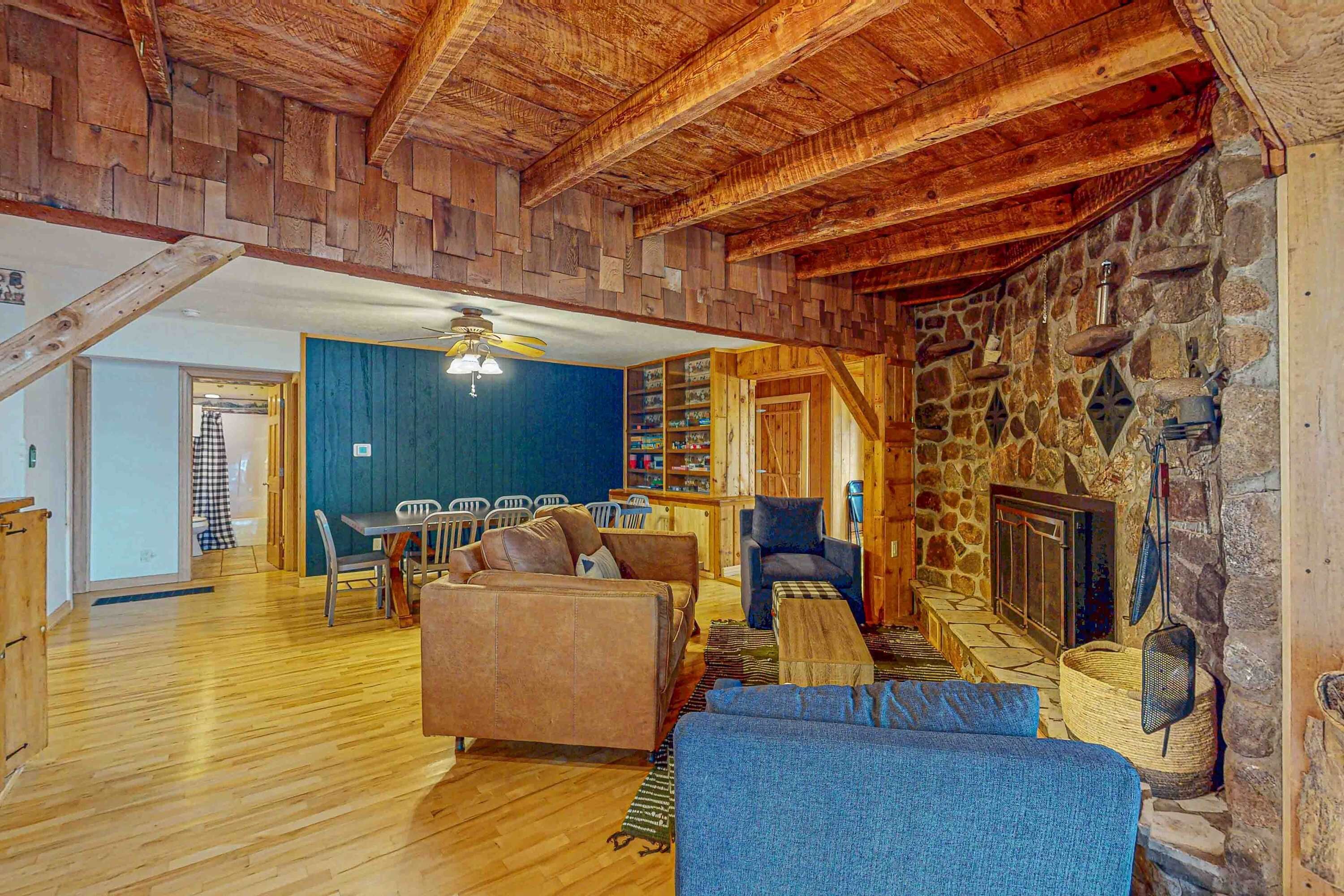 TV, fireplace, offices