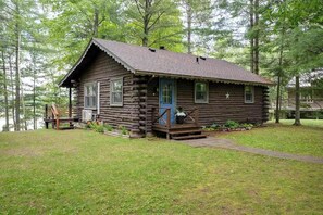 Exterior - All-seasons lakefront cabin with dock, wood fireplace, kitchen, kayaks, & AC (Minocqua)
