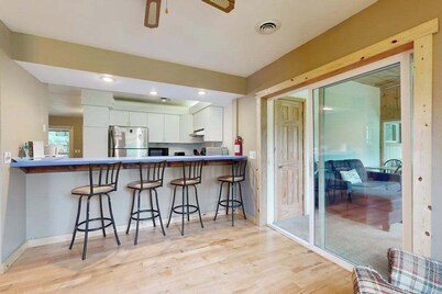 Dog-friendly home near Petenwell Lake - gas grill & outdoor dining area