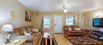 Dog-friendly home near Petenwell Lake - gas grill & outdoor dining area