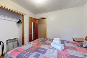 Iron/ironing board, WiFi, bed sheets - Dog-friendly home near Petenwell Lake - gas grill & outdoor dining area (Necedah)