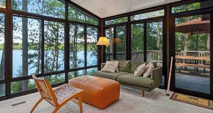 Lakefront home w/ deck, grill, fireplace, firepit, AC, & WiFi