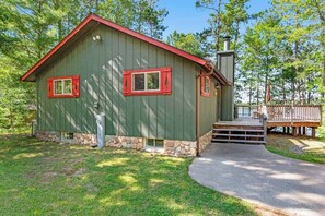 Exterior - Lakefront home w/ deck, grill, fireplace, firepit, AC, & WiFi (Eagle River)