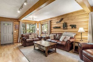 Fernseher, Kamin, Arbeitsbereiche